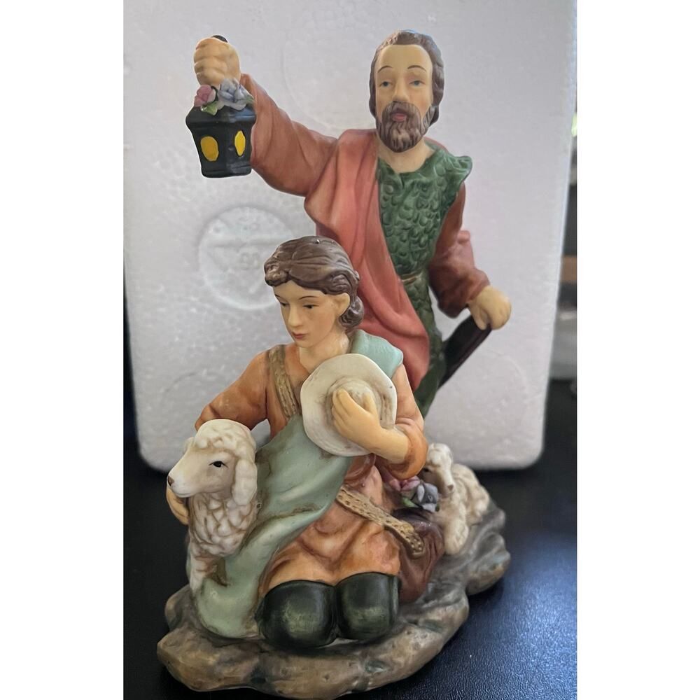 Avon blessed, visitors, shepherds figurine